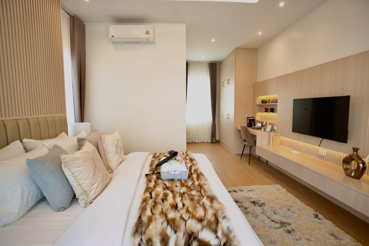 Spacious ensuite bedroom