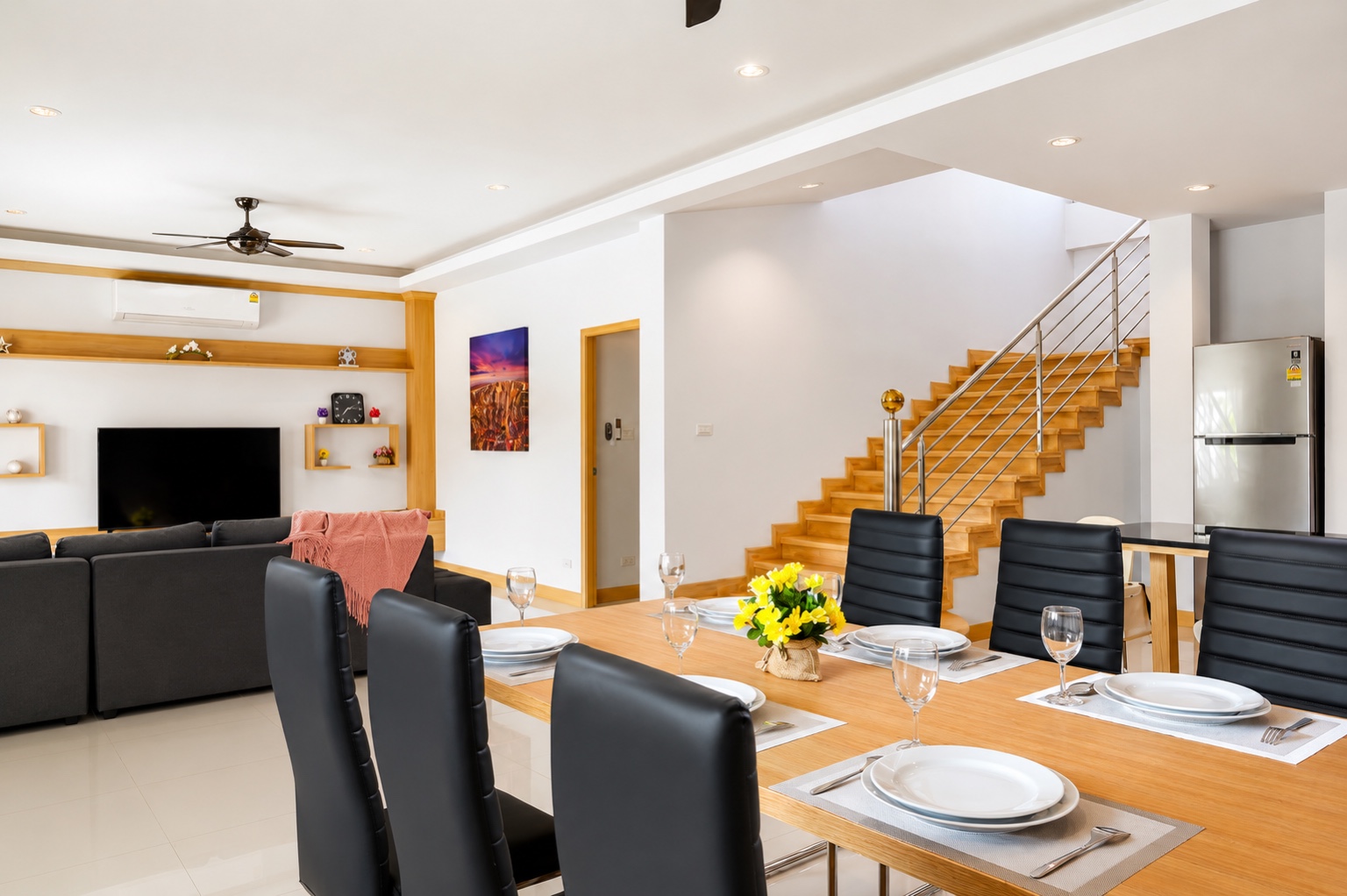 Spacious dining and living room